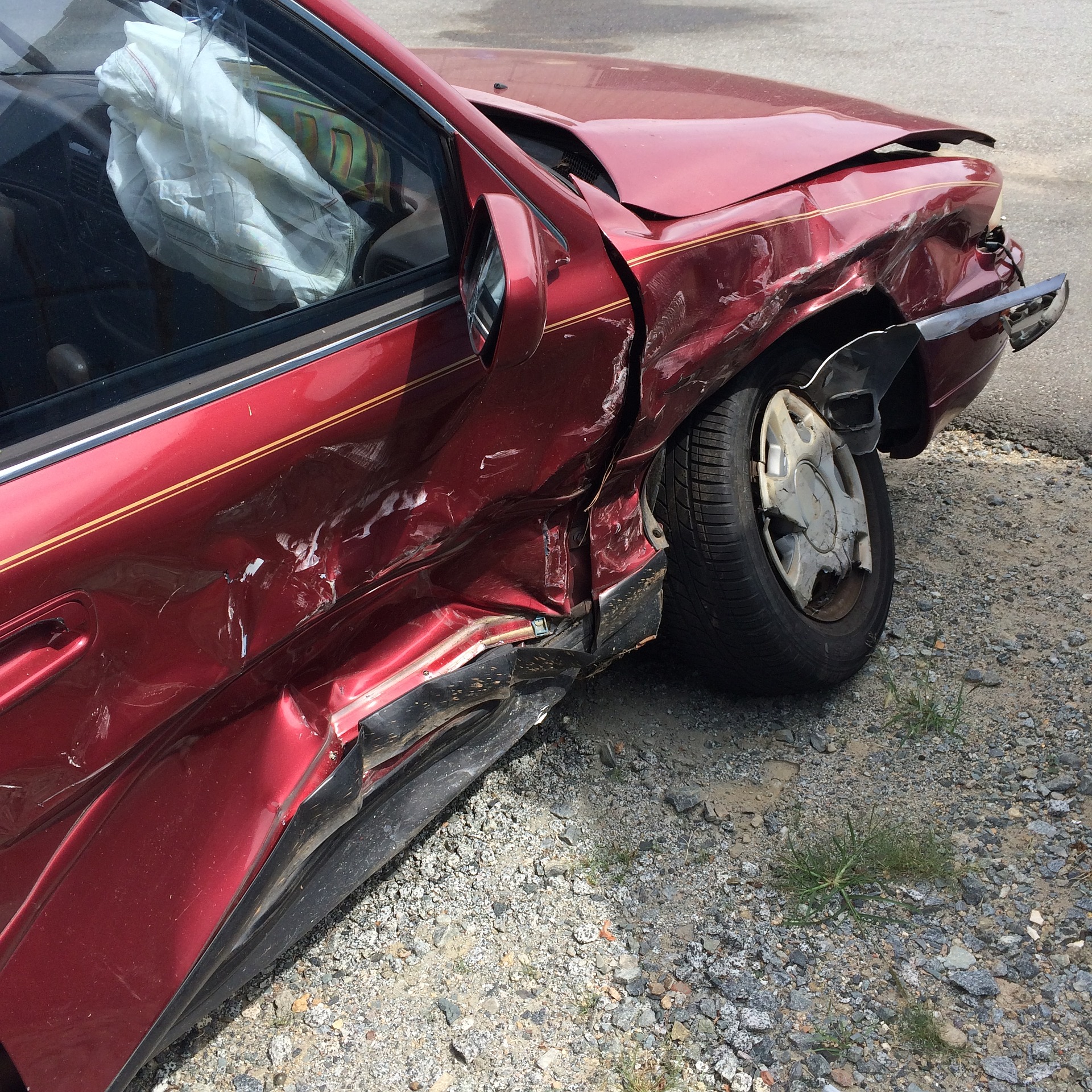 Autounfall, zerbeulte Beifahrerseite
